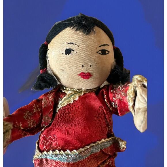 VINTAGE JAPANESE ALL CLOTH DOLL silk clothes claw like hands 8” Collectible - Picture 3 of 5